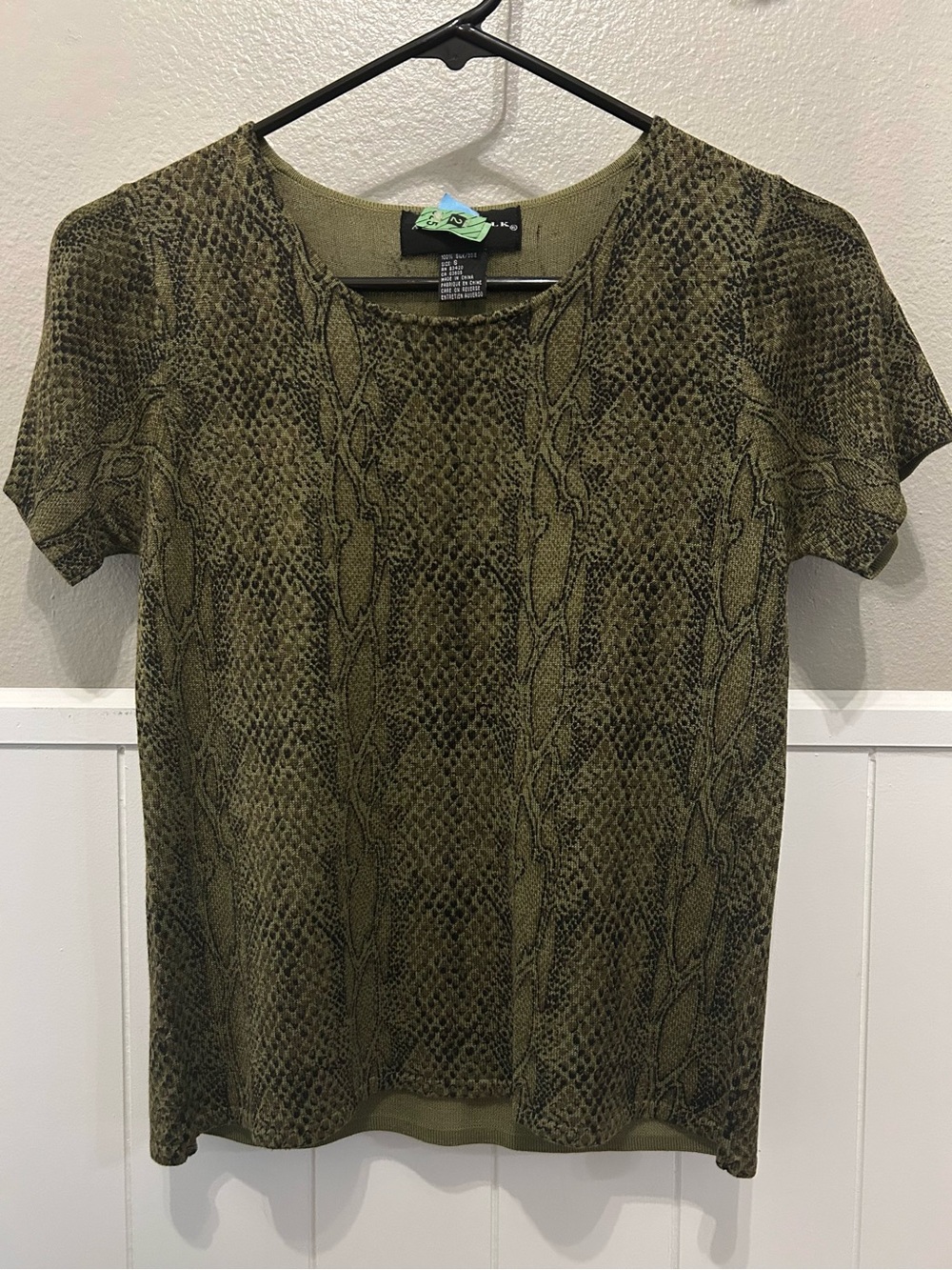 Vintage 100% Silk Knit August Silk Green Snake Print Short Sleeve T-Shirt Small